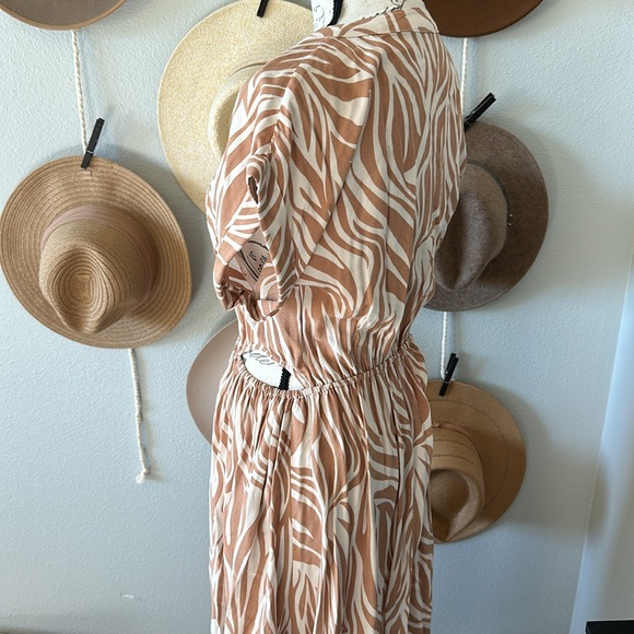 Zebra Dress - Picture 3 of 8